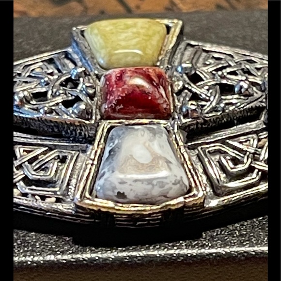 Celtic / Scottish Style Stone Brooch 🌺 Tau Miracle brooch - Picture 11 of 16